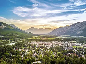 Nort: Cityscape of Banff in canadian Rocky Mountains