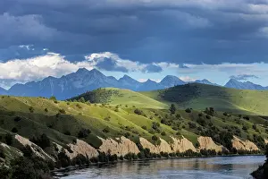 Montana: Clay cliffs along the Flathead River with Mission Mountains