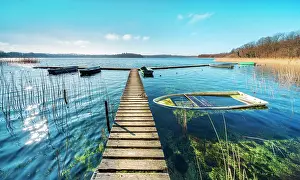 Plank: Clear sunny winter day at the Schaalsee, wooden