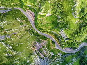 Cheddar: Top Down over Cliff Road and valey in Cheddar Go