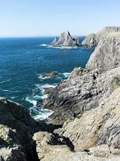 Stack: The cliffs between Dale and Huxter close