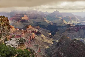Rugged: Clouds and mist, Grand Canyon National Park, Arizona
