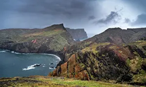 Portuguese: Coastal landscape, cliffs and sea, rugged coast