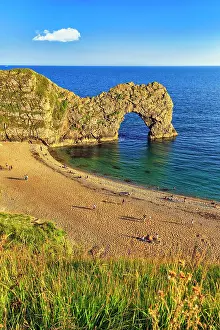 Limestone: Coastline with bathing beach at Durdle Door, lim