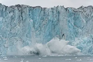 Collapse: Collapse of a glacier, Valdez, Alaska