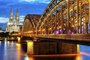 Hohenzollern: Cologne Cathedral Skyline and Hohenzollern Bridge