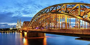 Hohenzollern: Cologne Cathedral Skyline and Hohenzollern Bridge