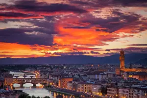 Vecchio: Colorful view over Florence from Piazale