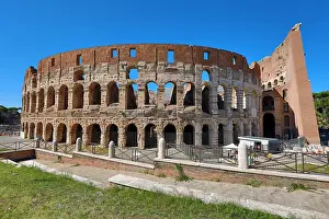 Amphitheatre: The Colosseum Roman amphitheatre, Rome, Italy