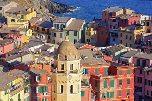 Spezia: Colourful houses, Vernazza, Cinque Terre, Liguria