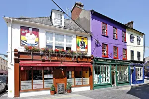 Eire: Colourful pubs and houses, Kinsale, Cork, Ireland