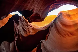 Reddish: Colourful sandstone formation, incident light, Lower
