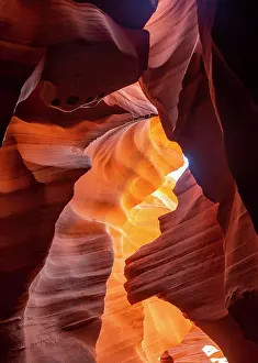 Reddish: Colourful sandstone formation, incident light, Lower