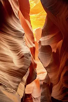 Reddish: Colourful sandstone formation, incident light, Lower