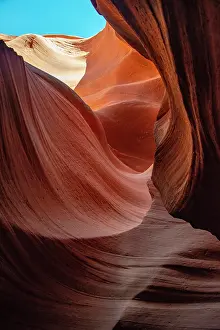 Reddish: Colourful sandstone formations, Lower Antelope Canyon