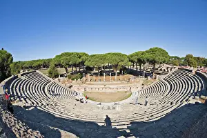 Amphitheatre: Complete view of the amphitheatre at Ostia Antica