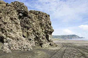Outcrops: Conglomerate rock outcrops