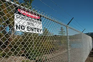 Text: Contaminated Site Sign