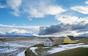 Made: Contemporary Houses, one roof made of traditional