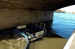 Plastics: Control of Visual pollution - trap to catch floating