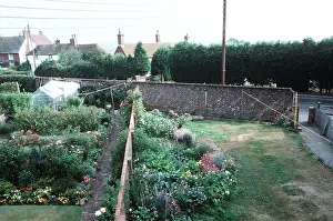 Walls: Cottage Gardens