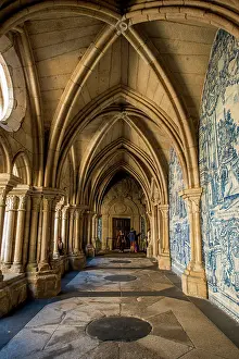 Religion: Courtyard area of the Porto Cathedral, Porto, Portugal