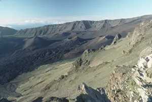 Hawai I: Crater, Haleakala National Park, Maui, Hawaii
