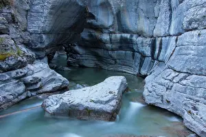 Maligne: Creek in the Maligne Canyon
