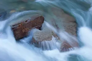 Rushing: Creek in the Maligne Canyon