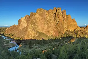 Jefferson: The Crooked River runs through Smith Rock