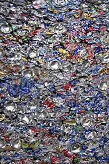 Recycling: Crushed aluminum cans