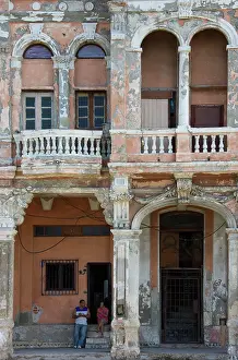 Facades: Cuba - Many buildings and their facades at the