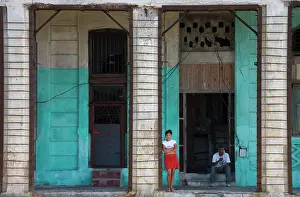 Facades: Cuba - Many buildings and their facades at the