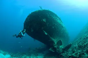 Wrecks: Cuba, Camaguey, diver exploring the ship wreck Virgen de Alt