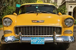 Taxi: Cuba - US cars and road cruisers from the 1950s