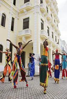 Habana: Cuba - Street performers on stilts in Habana Vieja
