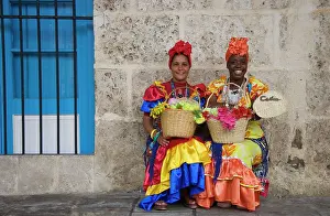 Habana: Cuba - Some women in Habana Vieja, the Old Town