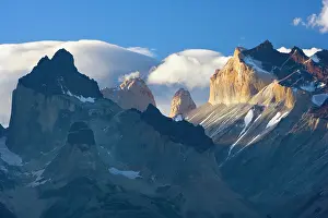 Cuernos: Cuernos del Paine - detail of the granite peak