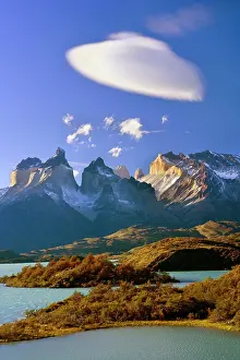 Turqoise: Cuernos del Paine - mountain scenery encompassing