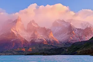 Cuernos: Cuernos del Paine - peaks of Cuernos del Paine