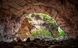 Cdiz: Cueva de La Ermita cave, ravine, steep cliffs of
