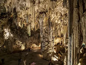 Resort: Cueva de Nerja, illuminated cave