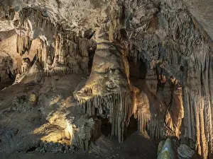 Resort: Cueva de Nerja, illuminated cave
