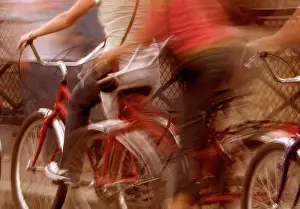 Bikes: Cyclists - blurred motion