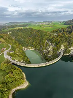 Hydroelectric: Dam on Lac de GruyA re, Lake GruyA re, reservoir