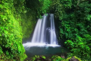 Flowing: Danta waterfall, Arenal Volcano National Park, Alajuela