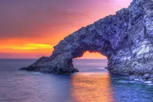 Break: Dawn, Arco dell'Elefante, sunrise, rock gate, close