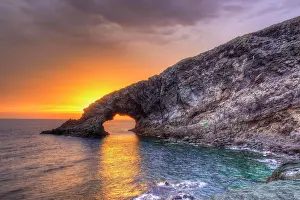 Break: Dawn, Arco dell'Elefante, sunrise, rock gate, grey
