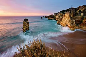Praia: Dawn at the beach Praia da Dona Ana, Lagos, Algarve