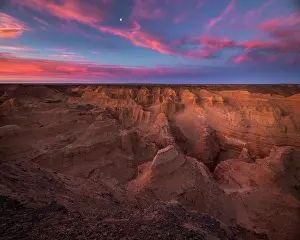 Omnogovi: Dawn, Khermen Tsav canyon landscape, Umnogobi Province